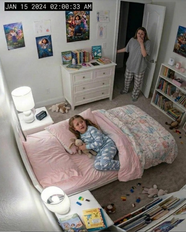 La intrusa oculta (ella seguía diciendo que su cama se sentía extraña por la noche: una cámara de seguridad en el hogar reveló lo que realmente estaba pasando)